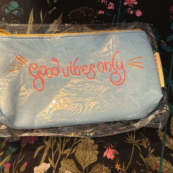 PenGems - small little case - good vibes only - NEW - Picture 3 of 3